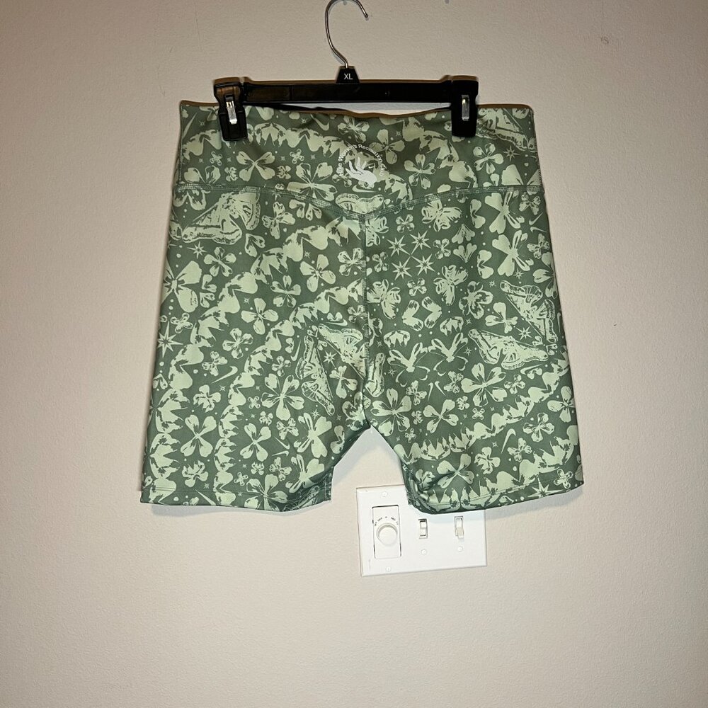 Nike Dri-Fit Women's Recreation Club Green Flower Butterfly Biker Shorts Size 1X - Picture 3 of 12